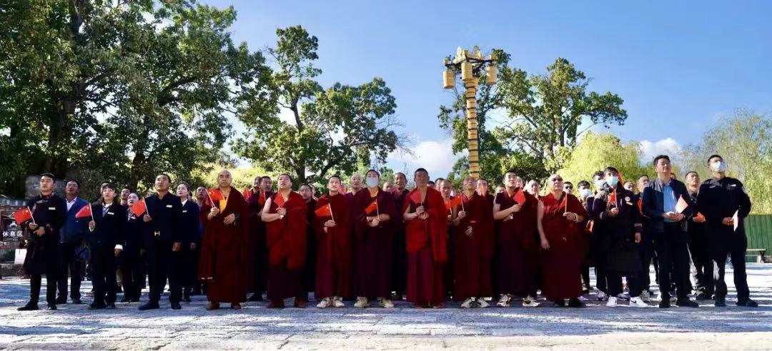 1664867819847044179.jpg 1664867819847044179.jpg