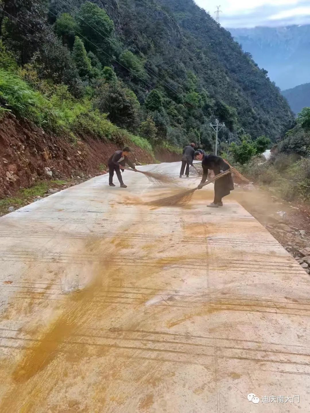 1656640046226006706.jpg 4.jpg