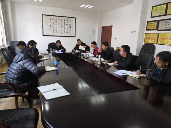 10月17日下午,州生态环境局党组书记、局长和雪涛主持召开中心组专题学习会议;c5c51e4981950e5da220871cbf050c0_副本.jpg 10月17日下午,州生态环境局党组书记、局长和雪涛主持召开中心组专题学习会议;c5c51e4981950e5da220871cbf050c0_副本.jpg